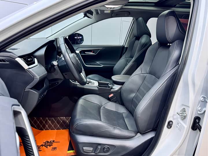 Фото 7 - Toyota Wildlander