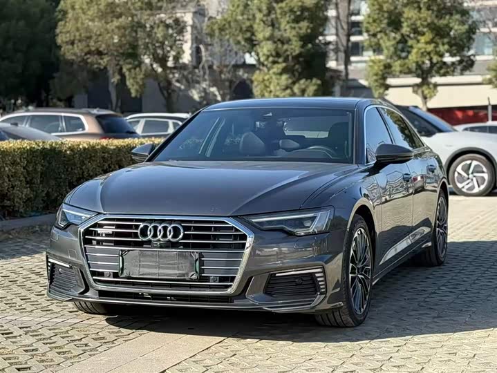 Фото 1 - Audi A6L Hybrid