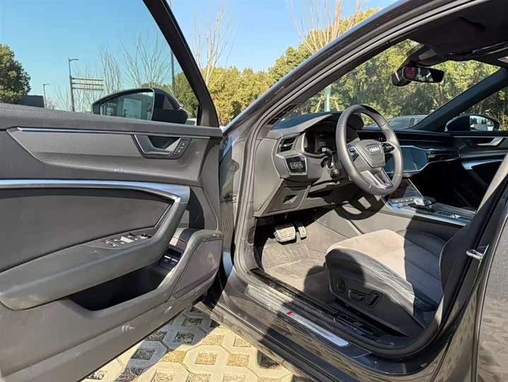 Фото 6 - Audi A6L Hybrid