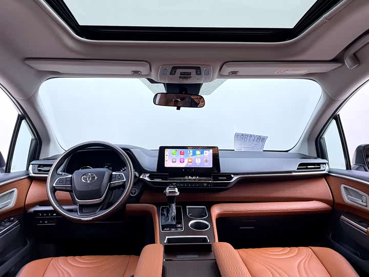 Фото 8 - Toyota Sienna