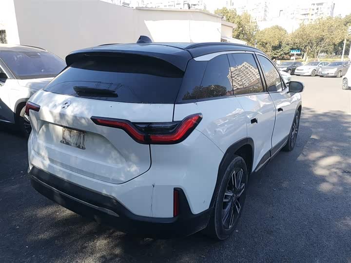 Фото 7 - Nio ES6