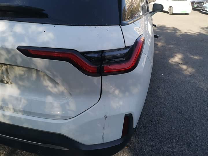 Фото 8 - Nio ES6