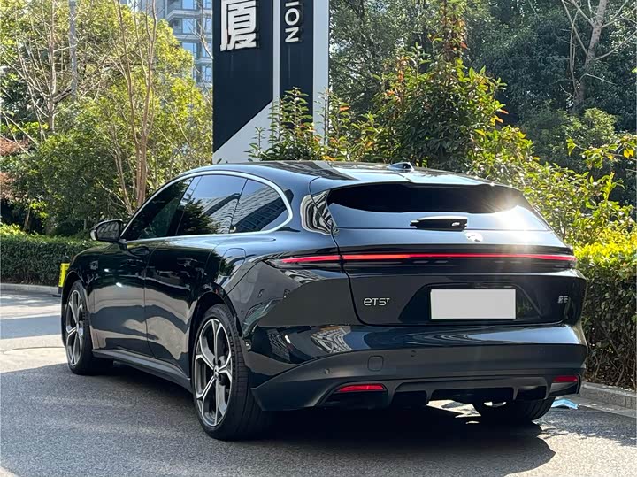 Фото 6 - Nio ET5T