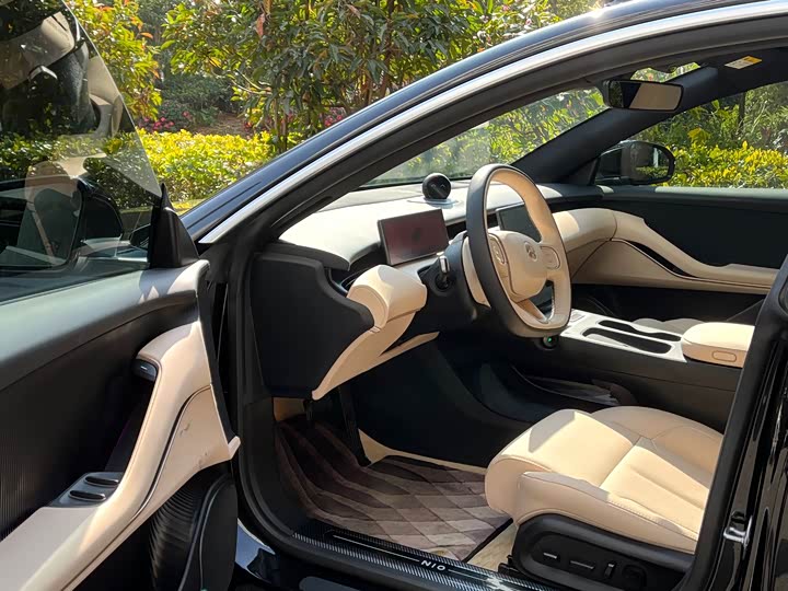 Фото 9 - Nio ET5T