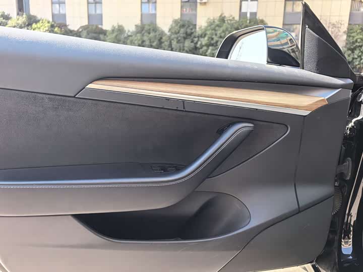 Фото 5 - Tesla Model 3