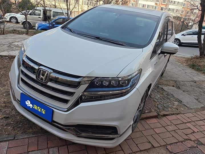 Фото 1 - Honda Elysion