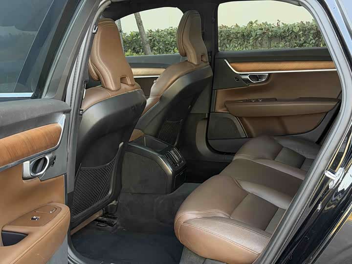 Фото 5 - Volvo S90