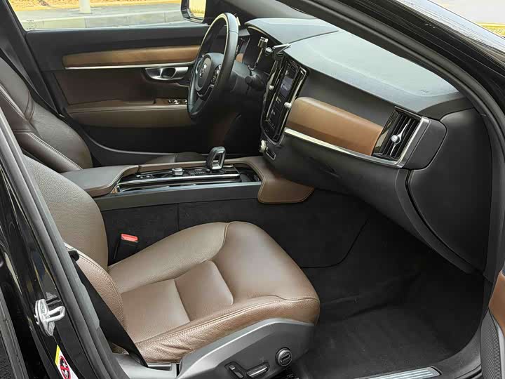Фото 6 - Volvo S90