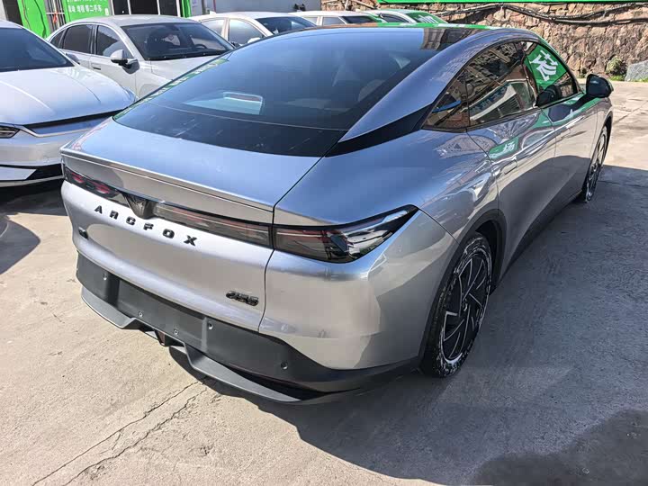 Фото 4 - BAIC Arcfox Alpha S5