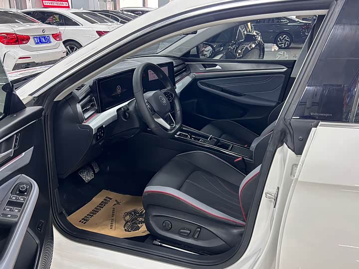 Фото 9 - Volkswagen Lamando L