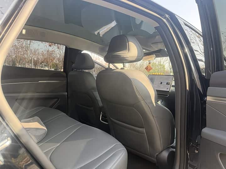 Фото 9 - XPeng Mona M03