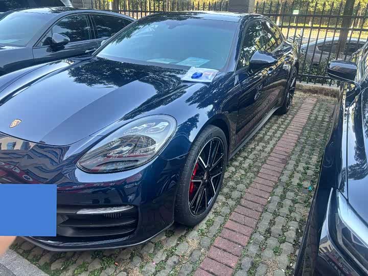 Фото 1 - Porsche Panamera