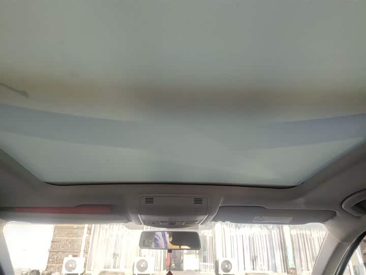 Фото 9 - Volkswagen T-Roc