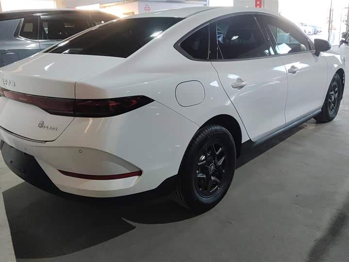 Фото 3 - BYD Qin Plus