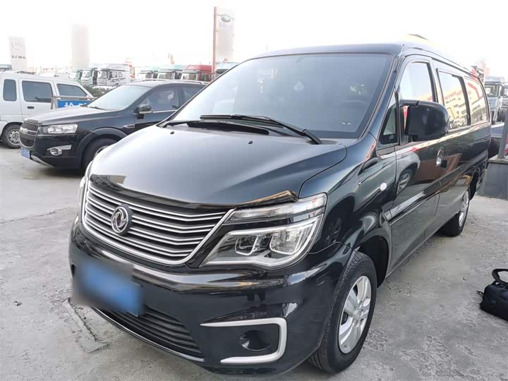 Фото 2 - Dongfeng Forthing Lingzhi M5