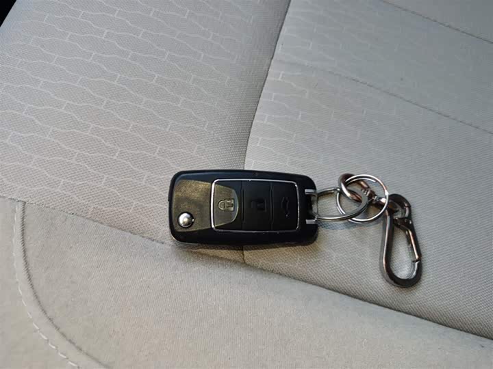 Фото 9 - Dongfeng Forthing Lingzhi M5