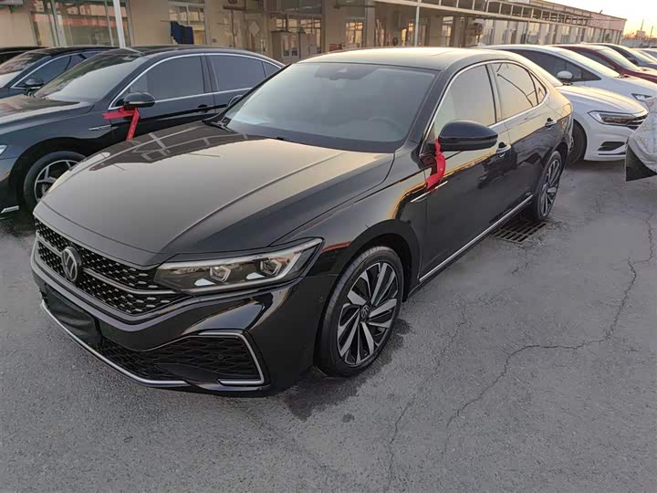 Фото 1 - Volkswagen Passat