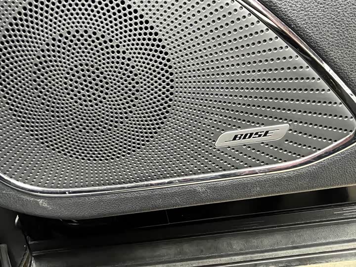 Фото 9 - Hongqi HS5