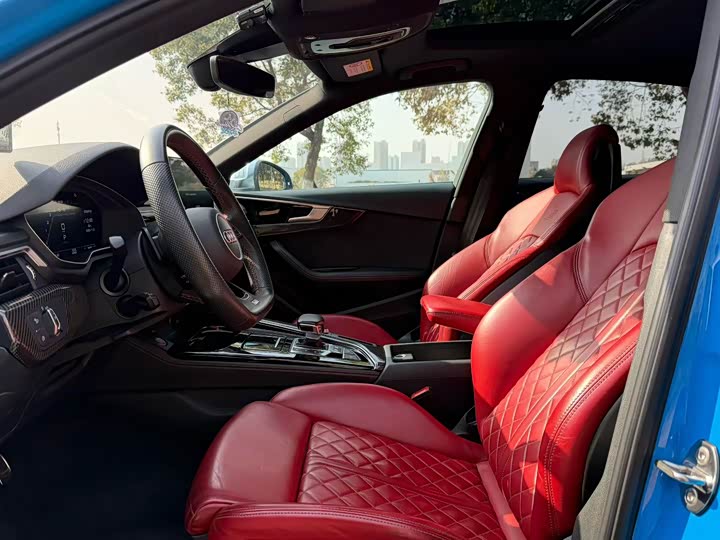 Фото 4 - Audi S4