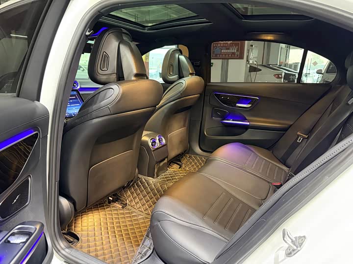 Фото 4 - Mercedes-Benz C-Class