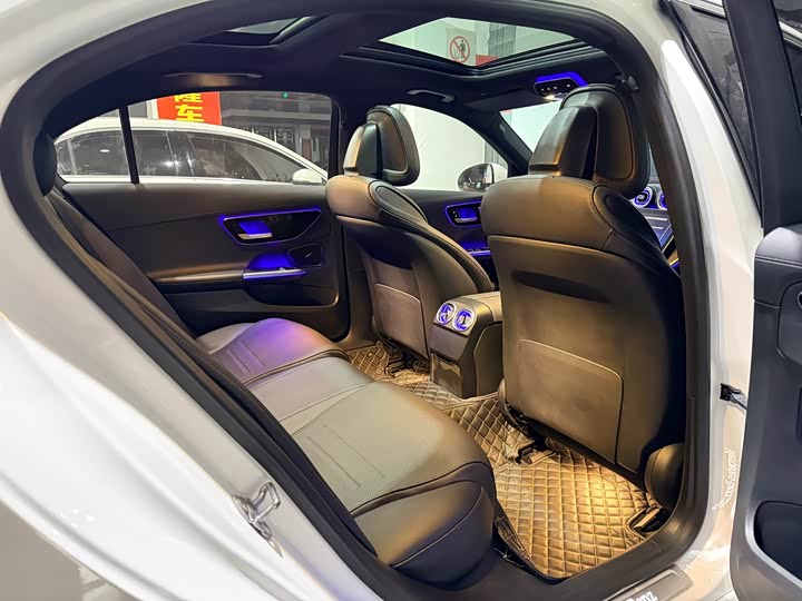 Фото 6 - Mercedes-Benz C-Class