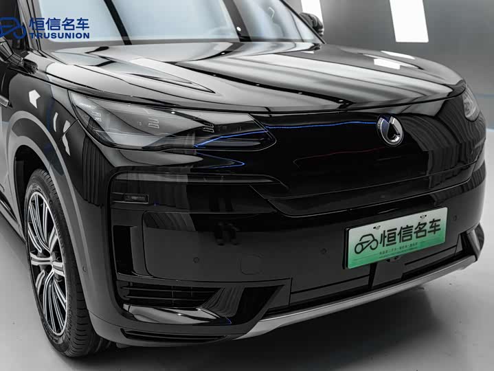 Фото 7 - Denza N9