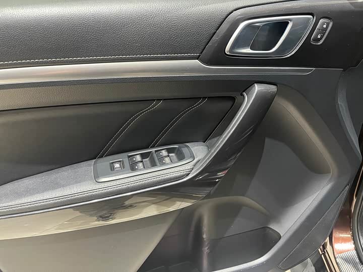 Фото 7 - Ford Everest