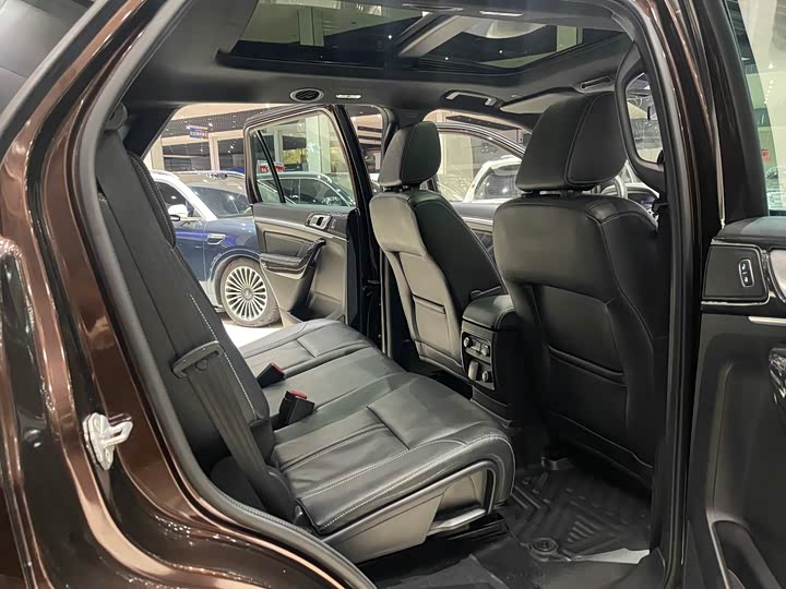 Фото 9 - Ford Everest