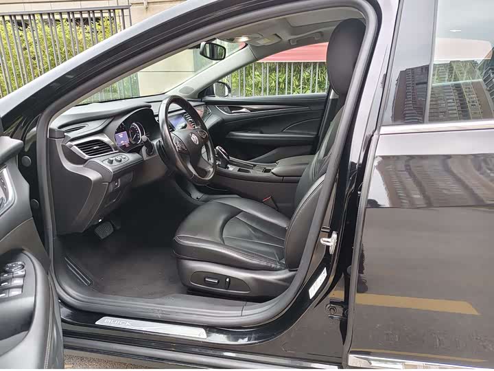 Фото 4 - Buick LaCrosse