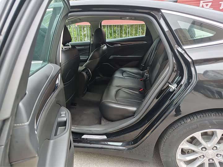 Фото 6 - Buick LaCrosse