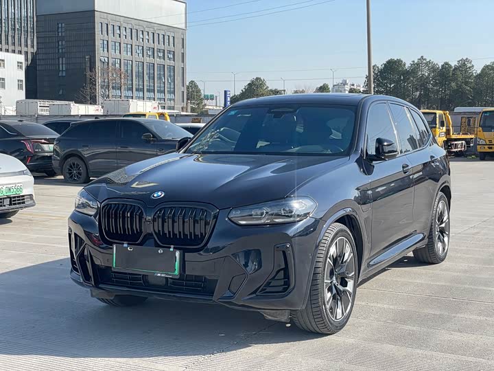 Фото 1 - BMW iX3