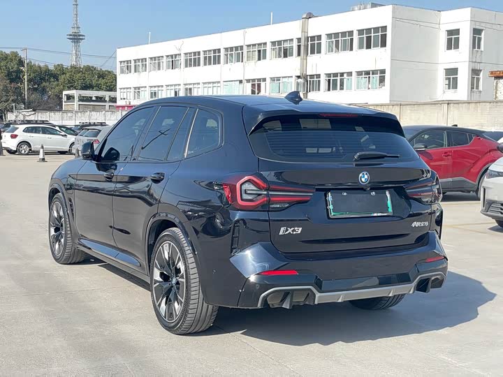 Фото 9 - BMW iX3