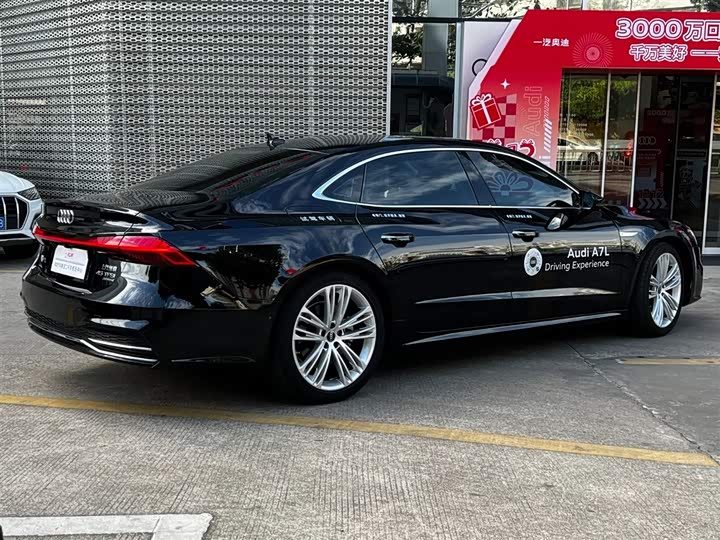 Фото 4 - Audi A7L