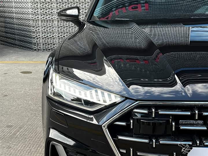 Фото 6 - Audi A7L