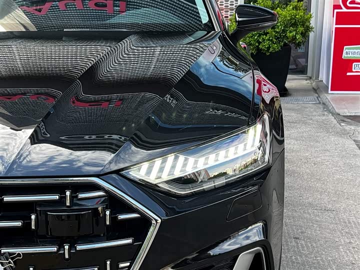 Фото 7 - Audi A7L