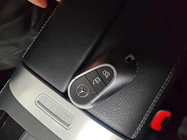 Фото 9 - Mercedes-Benz C-Class Hybrid