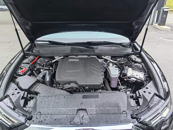 Фото 9 - Audi A6L