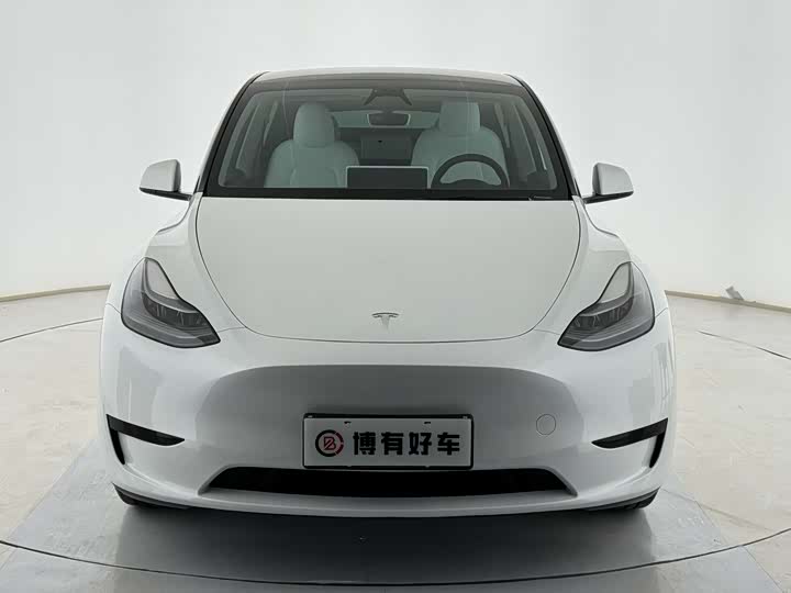 Фото 2 - Tesla Model Y