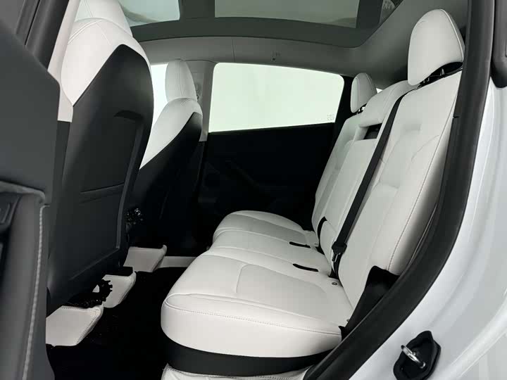 Фото 6 - Tesla Model Y