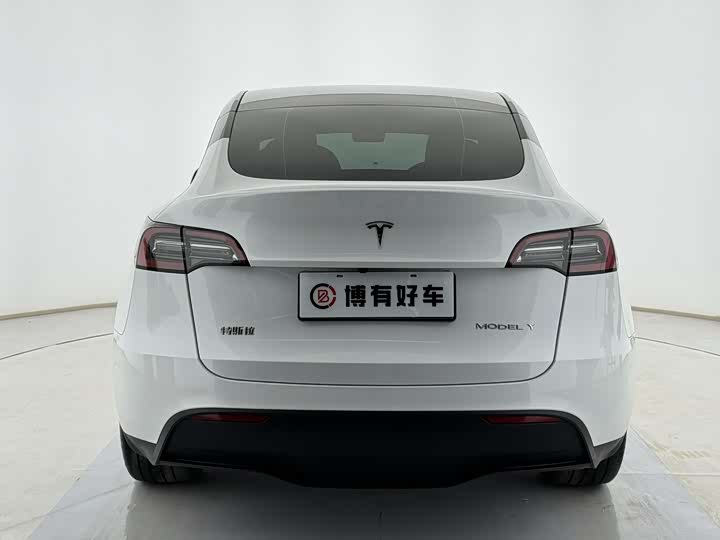 Фото 8 - Tesla Model Y