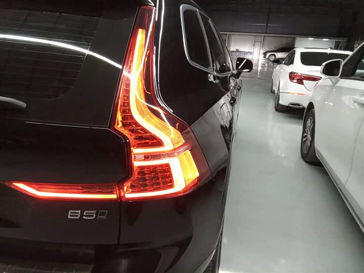 Фото 8 - Volvo XC60