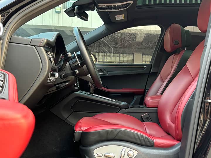 Фото 8 - Porsche Macan