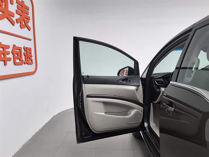 Фото 8 - Buick GL8 ES