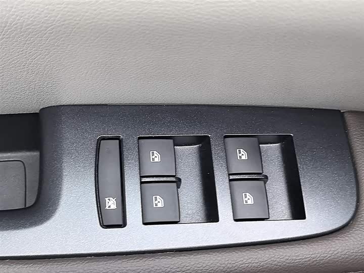 Фото 9 - Buick GL8 ES