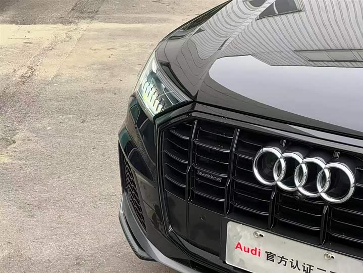 Фото 3 - Audi Q7