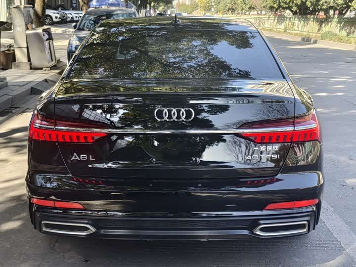 Фото 5 - Audi A6L