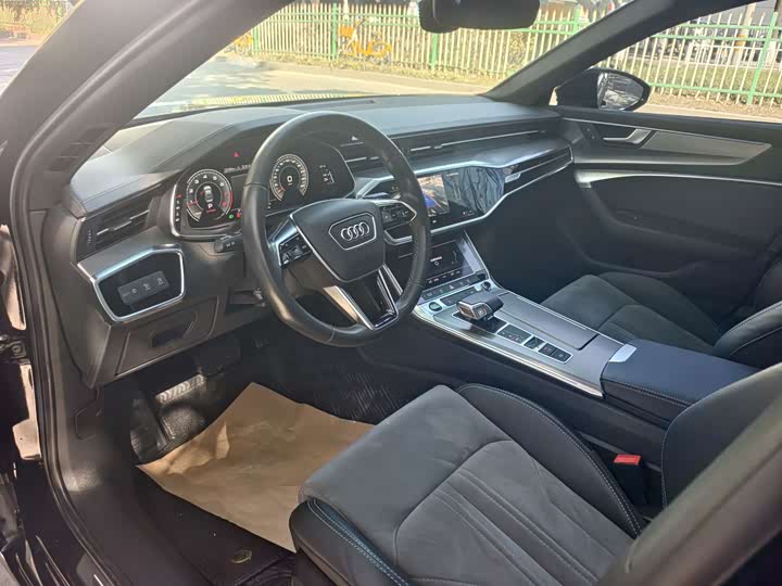 Фото 8 - Audi A6L