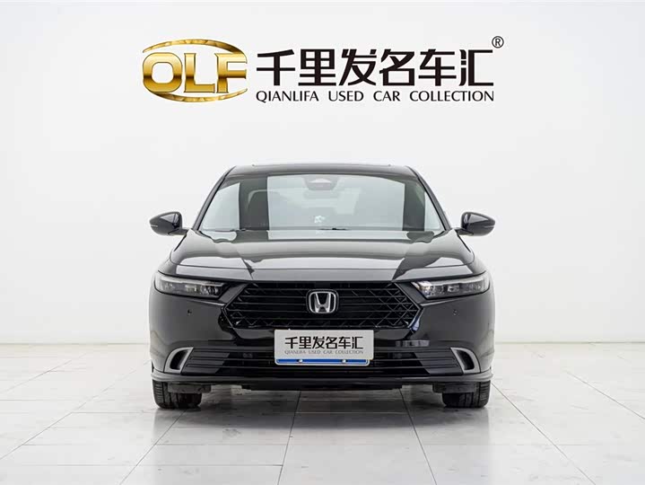 Фото 2 - Honda Accord