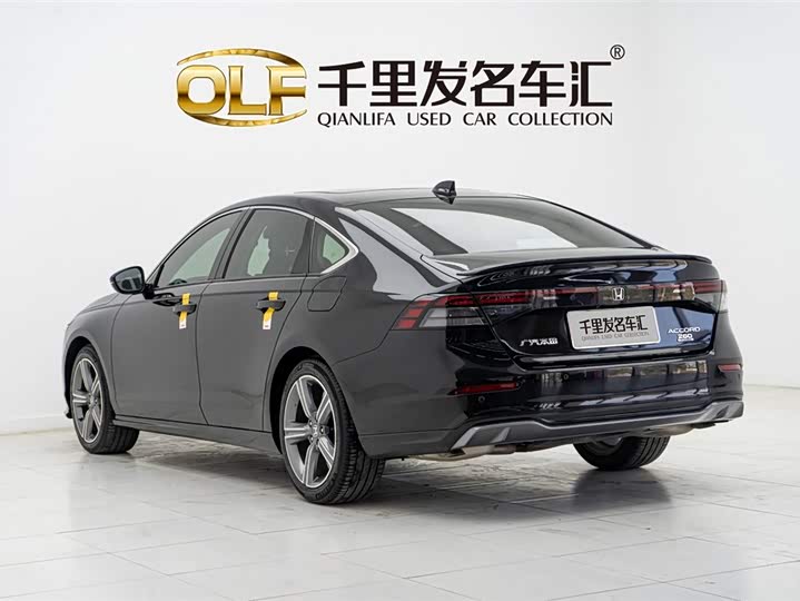 Фото 3 - Honda Accord