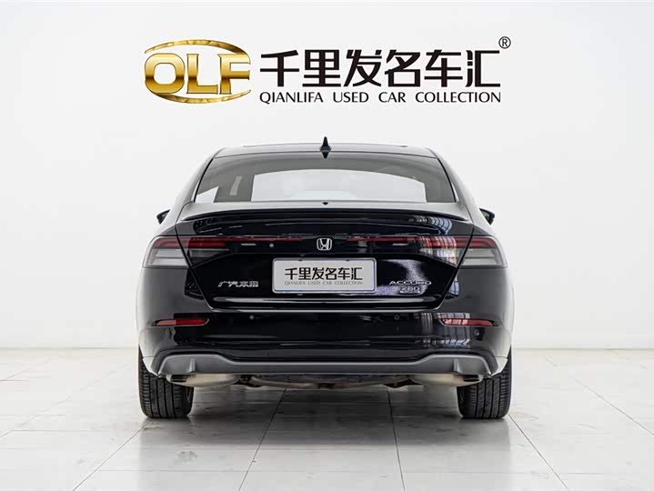 Фото 4 - Honda Accord